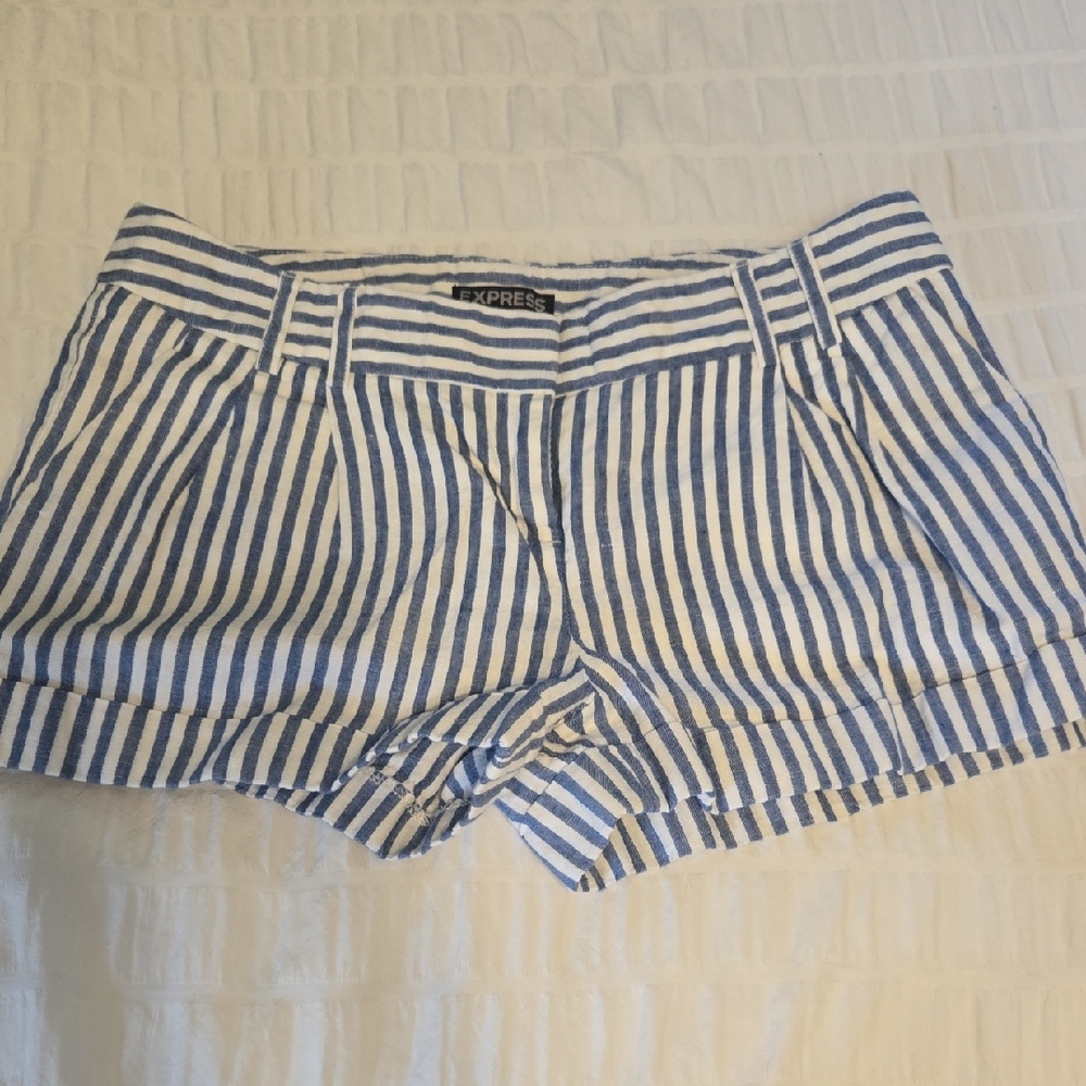 💥Express Blue and White Striped Shorts